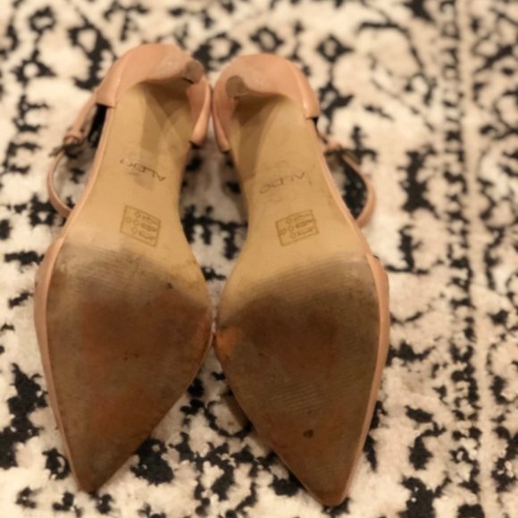 Nude Closed Toe Pointy Heels/Pumps - Picture 4 of 7